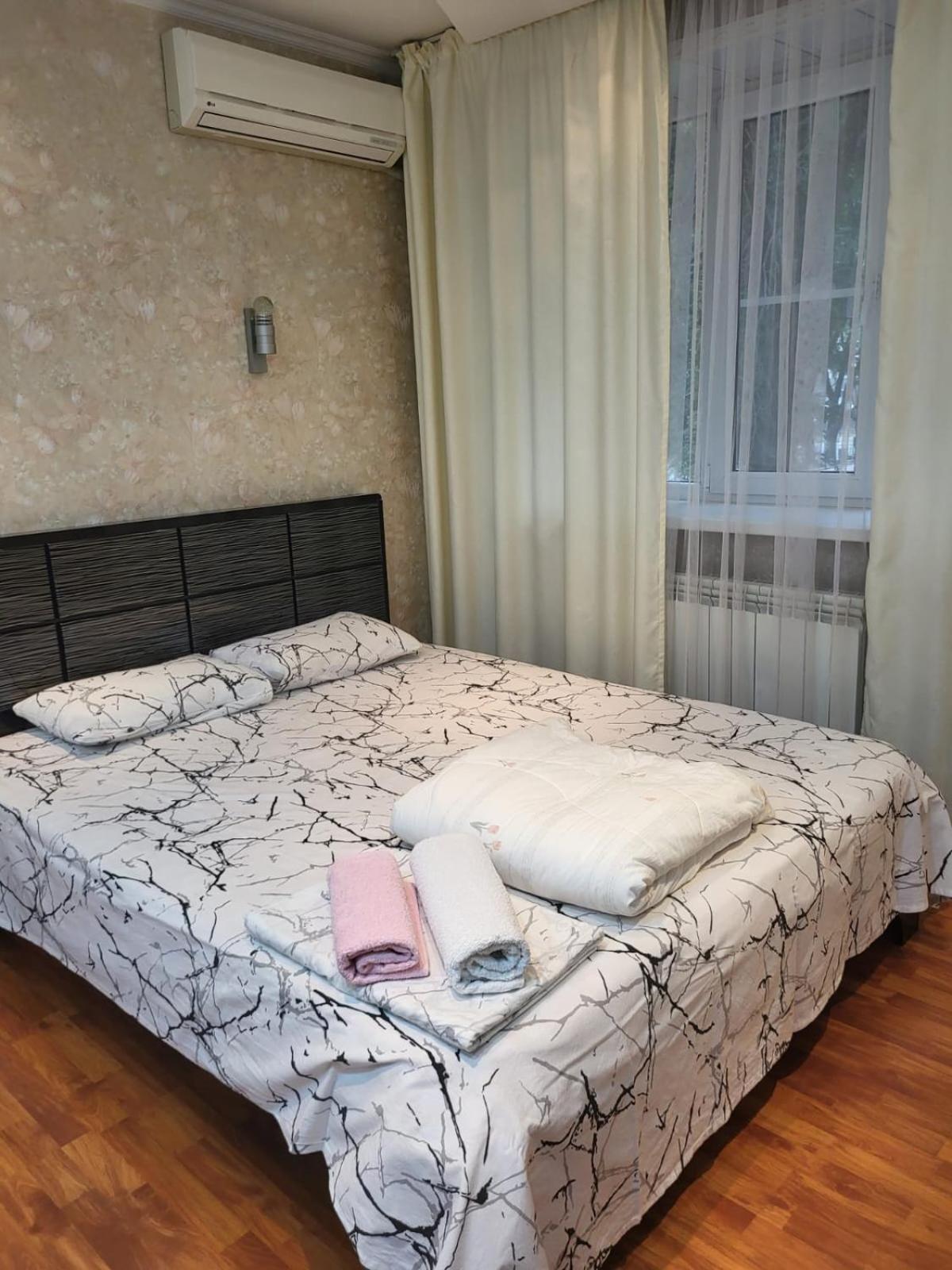 Apartments Ahmetova 6 32 Almaty Ngoại thất bức ảnh