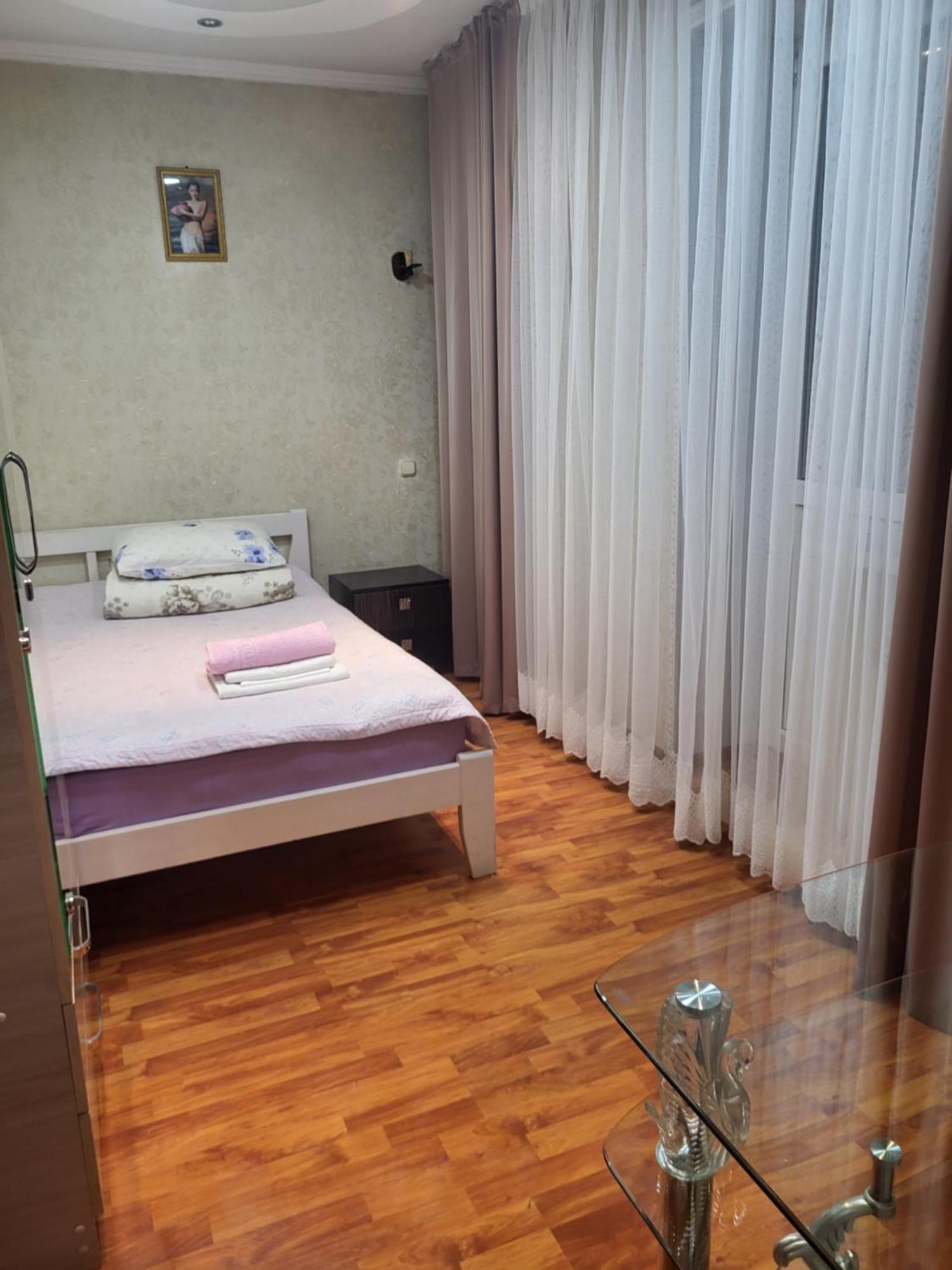 Apartments Ahmetova 6 32 Almaty Ngoại thất bức ảnh